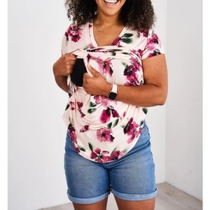 New! Latched mama boyfriend nursing top size medium